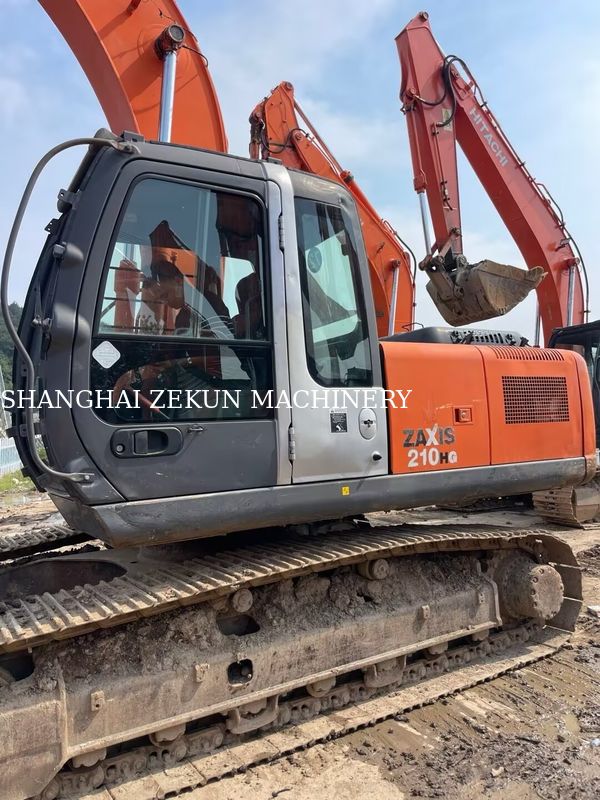 Máy xúc Hitachi ZX200-3G 11056 giờ Tốc độ di chuyển 3.5 / 5.5 km/h
