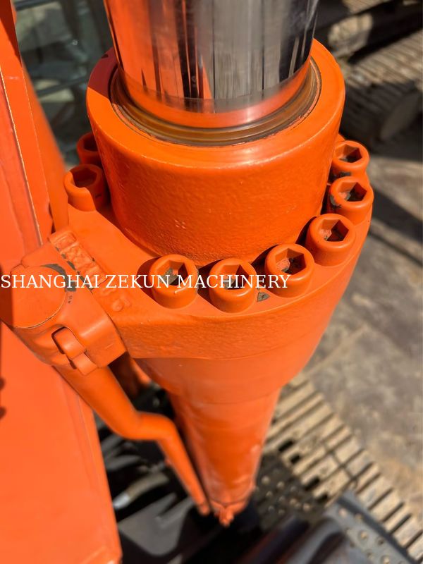 Máy xúc Hitachi ZX200-3G 12081 giờ Tốc độ di chuyển 3.5 / 5.5 Km/h Tính năng Cabin Màn hình đa chức năng