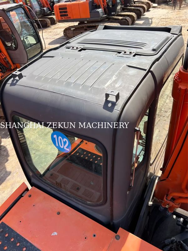 Máy xúc Hitachi ZX200-3G 12081 giờ Tốc độ di chuyển 3.5 / 5.5 Km/h Tính năng Cabin Màn hình đa chức năng