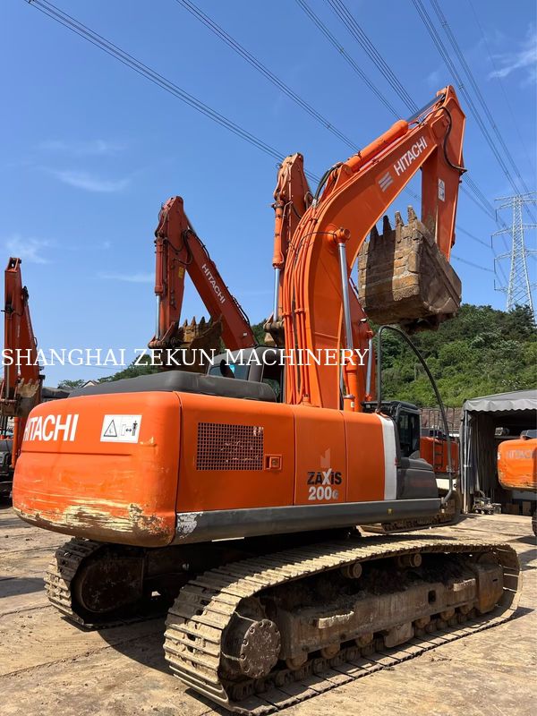 Máy xúc Hitachi ZX200-3G 12081 giờ Tốc độ di chuyển 3.5 / 5.5 Km/h Tính năng Cabin Màn hình đa chức năng