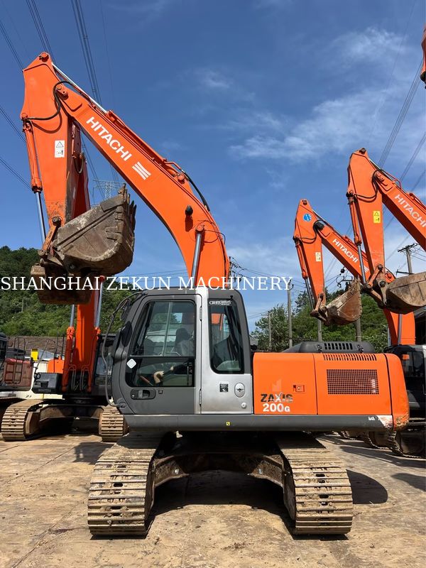 Máy xúc Hitachi ZX200-3G 12081 giờ Tốc độ di chuyển 3.5 / 5.5 Km/h Tính năng Cabin Màn hình đa chức năng
