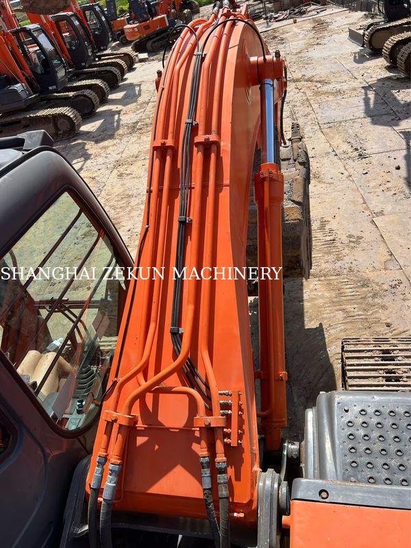 Máy xúc Hitachi ZX200-3G 12081 giờ Tốc độ di chuyển 3.5 / 5.5 Km/h Tính năng Cabin Màn hình đa chức năng