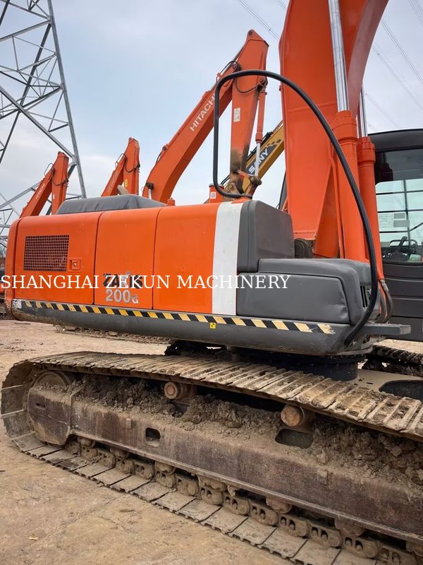 11051 giờ Máy xúc Hitachi ZX200-3G với dung tích gầu 0.8 – 1.0 M3