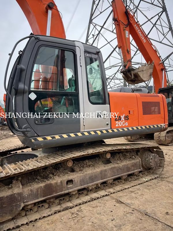 11051 giờ Máy xúc Hitachi ZX200-3G với dung tích gầu 0.8 – 1.0 M3